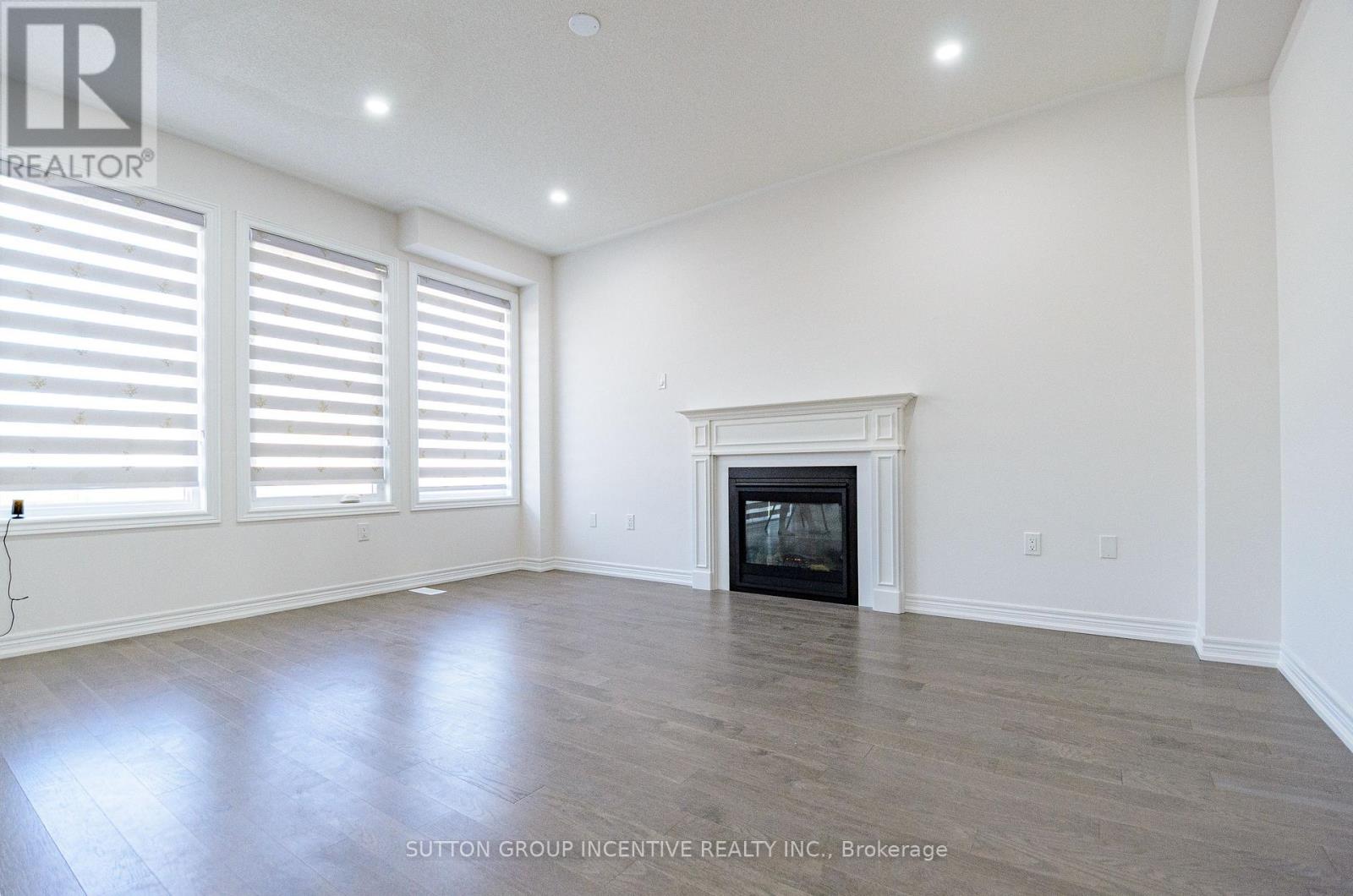 37 Baycroft Boulevard, Essa, Ontario  L3W 0M1 - Photo 5 - N12869656