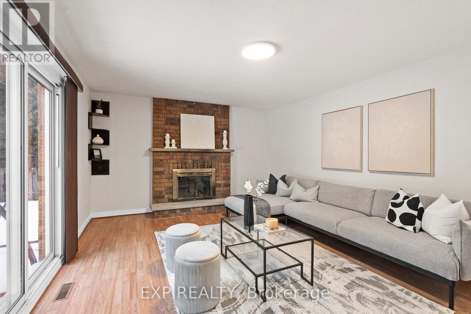 54 Holbrook Court, Markham, Ontario  L3R 7P8 - Photo 7 - N12869682