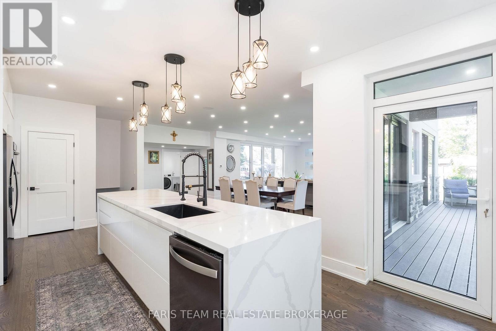 3951 Alberta Avenue, Innisfil, Ontario  L9S 2M1 - Photo 11 - N12869684