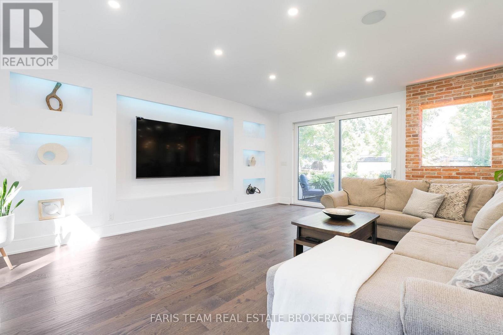 3951 Alberta Avenue, Innisfil, Ontario  L9S 2M1 - Photo 14 - N12869684