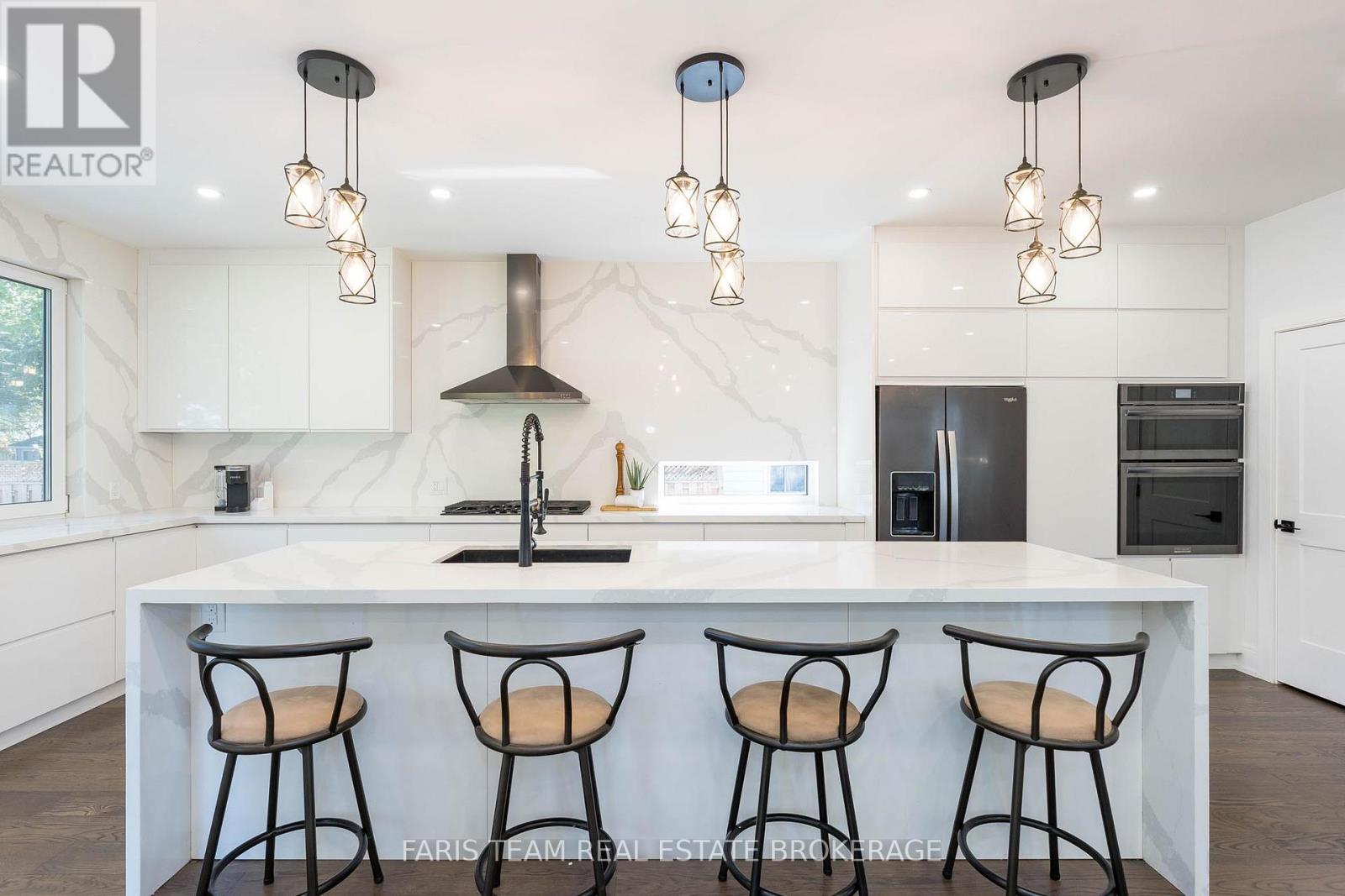 3951 Alberta Avenue, Innisfil, Ontario  L9S 2M1 - Photo 8 - N12869684