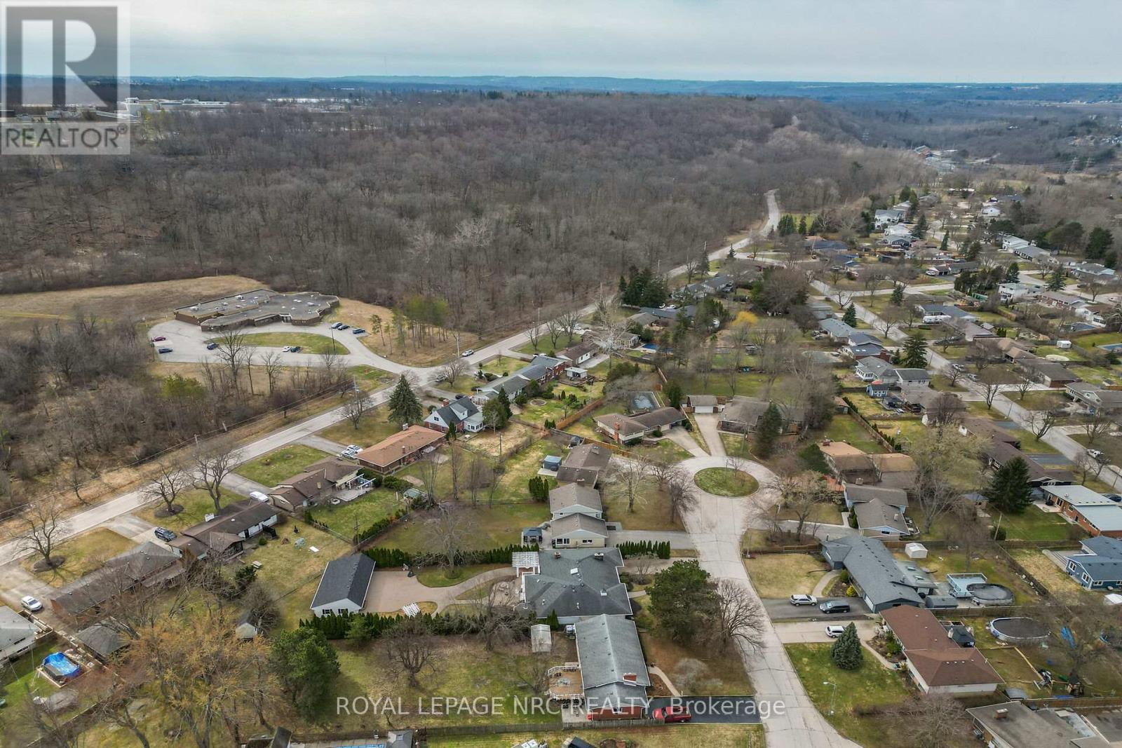 6 Erinbrook Crescent, St. Catharines, Ontario  L2T 1Y5 - Photo 44 - X12869604