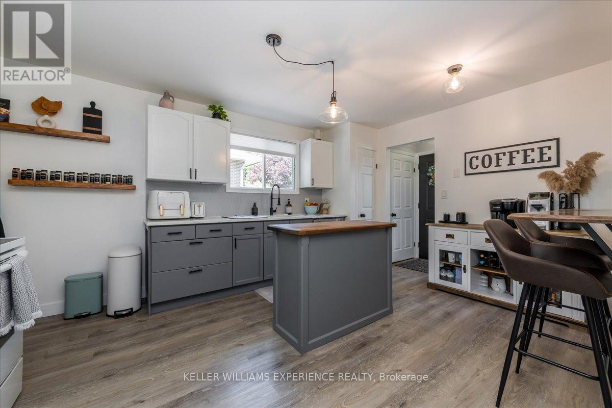 11 Murray Street, Orillia, Ontario  L3V 2L8 - Photo 5 - S12869584