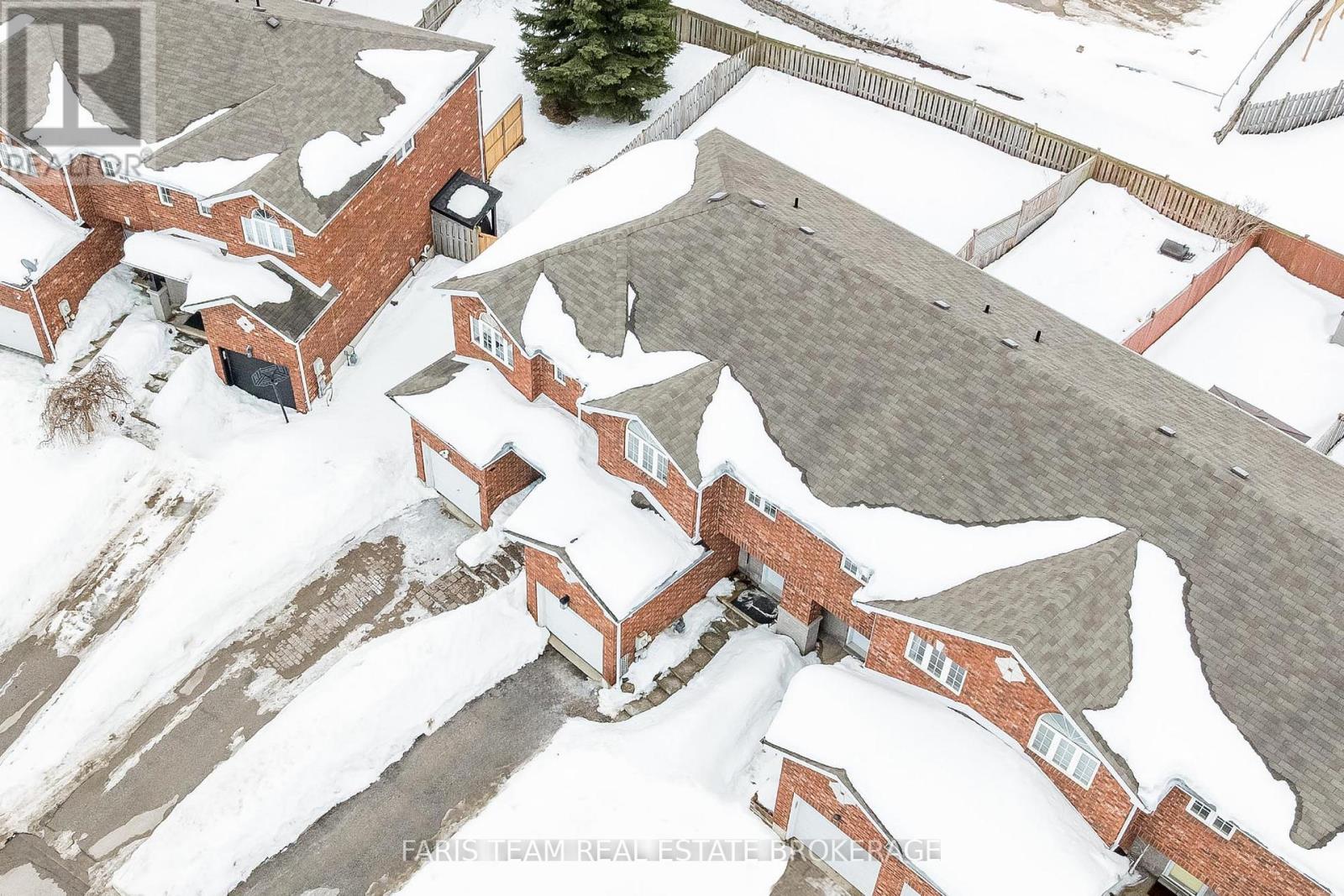 233 Stanley Street, Barrie, Ontario  L4M 6X9 - Photo 2 - S12869664