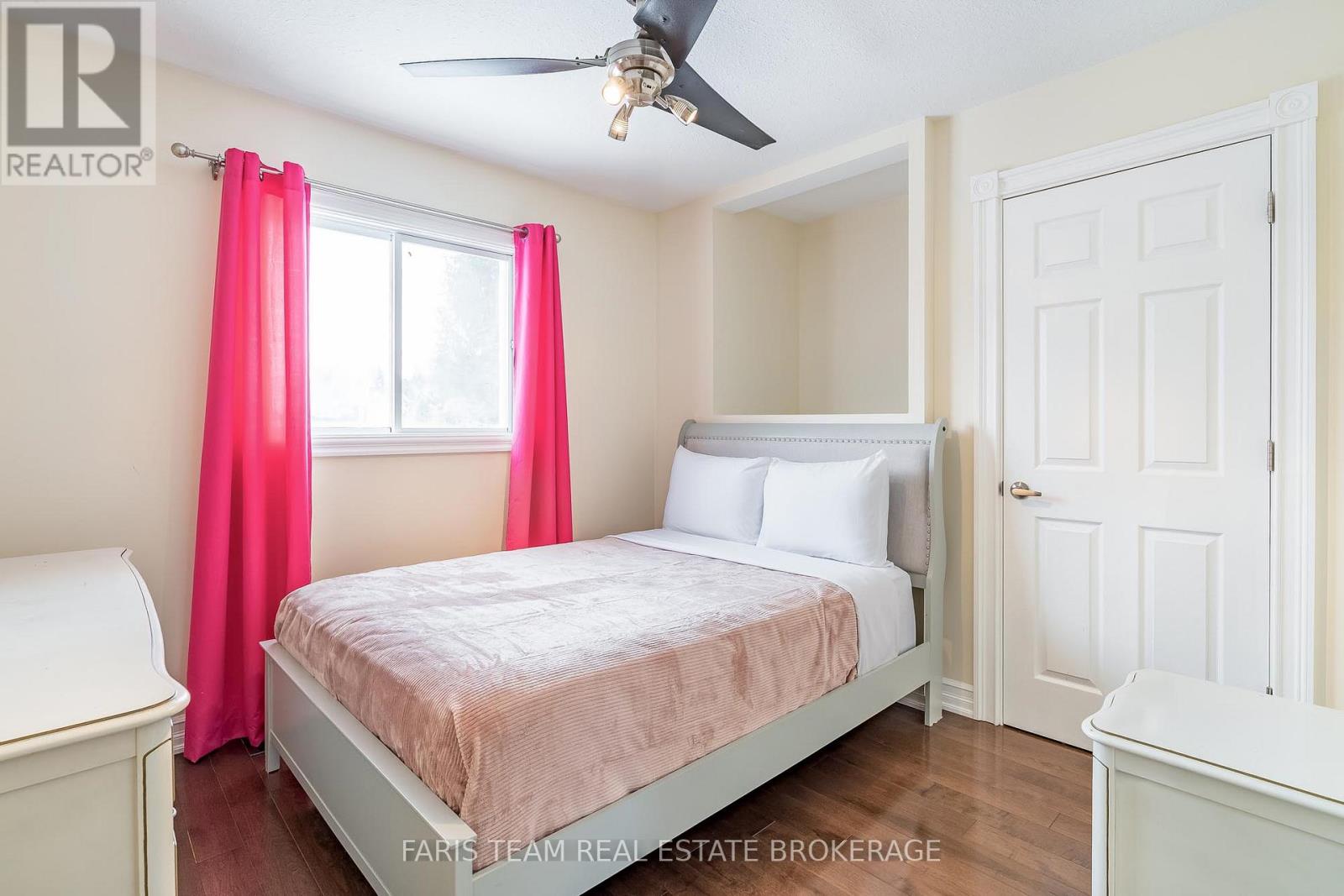 10 Surrey Lane, Clearview (New Lowell), Ontario  L0M 1N0 - Photo 18 - S12869712