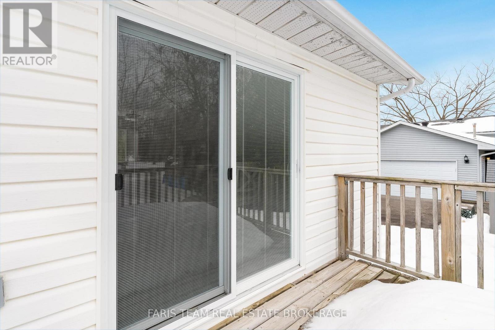 10 Surrey Lane, Clearview (New Lowell), Ontario  L0M 1N0 - Photo 32 - S12869712