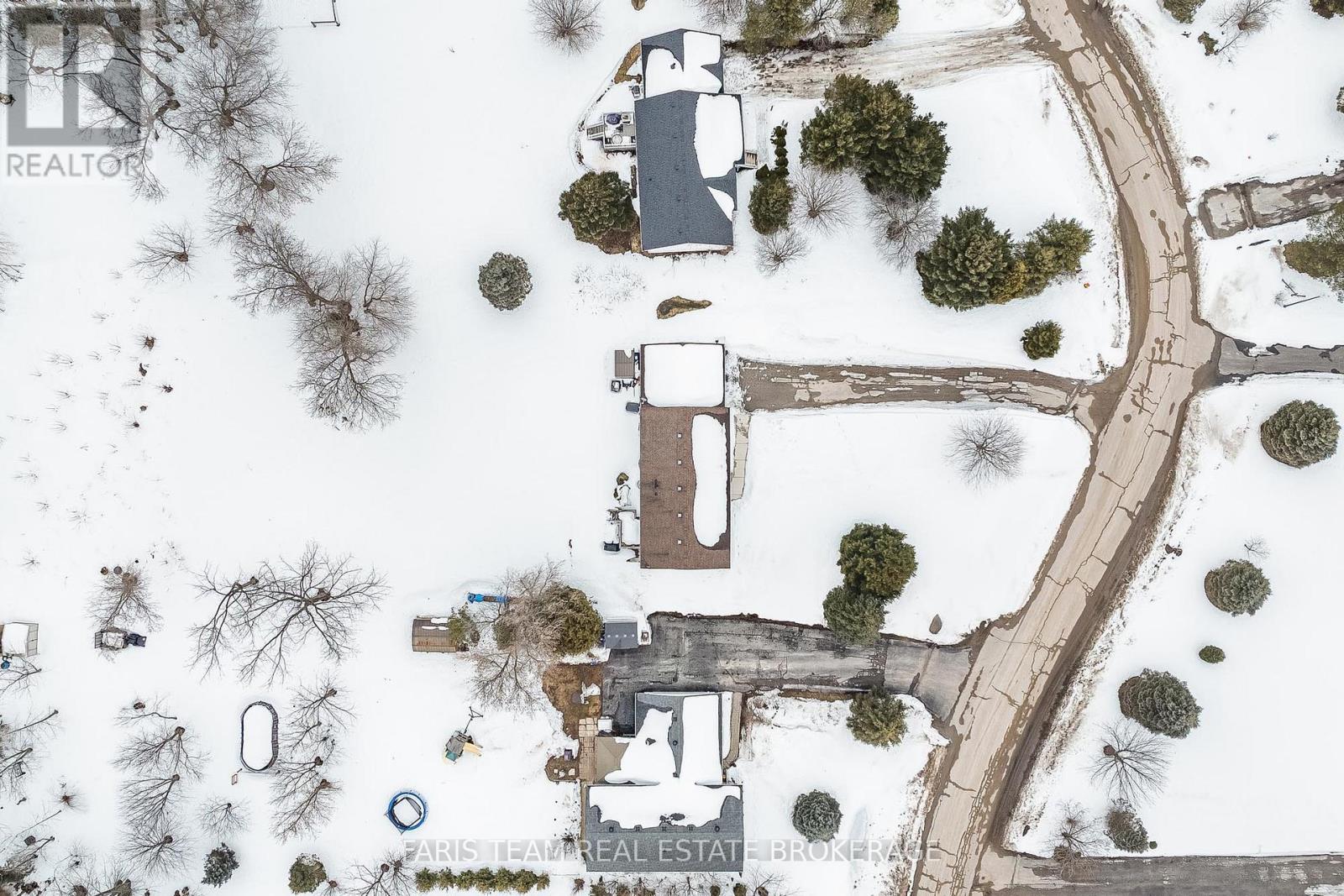 10 Surrey Lane, Clearview (New Lowell), Ontario  L0M 1N0 - Photo 37 - S12869712