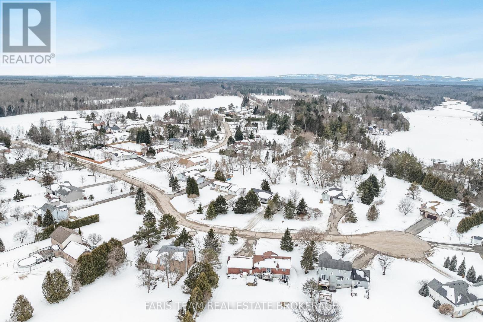 10 Surrey Lane, Clearview (New Lowell), Ontario  L0M 1N0 - Photo 39 - S12869712