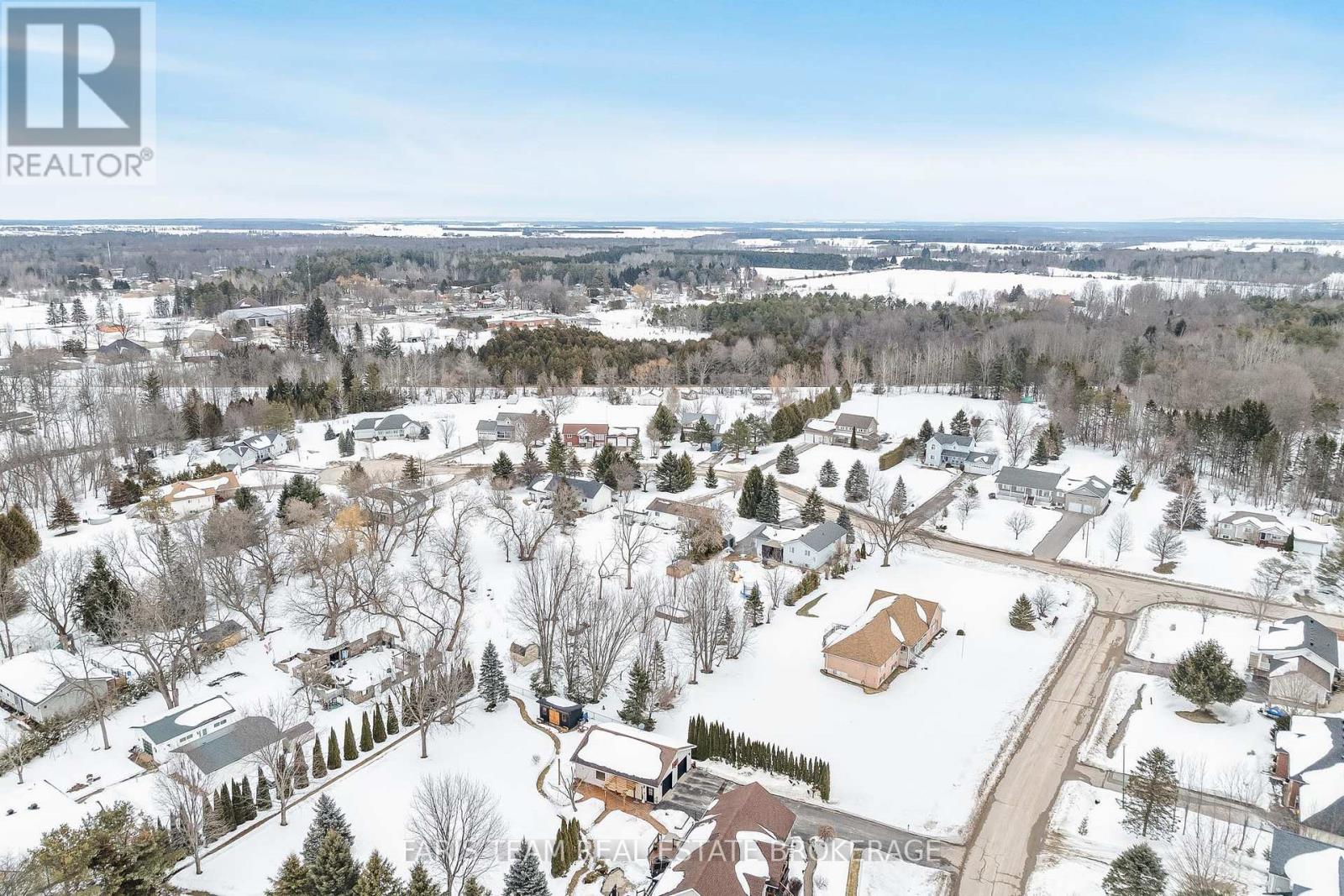 10 Surrey Lane, Clearview (New Lowell), Ontario  L0M 1N0 - Photo 41 - S12869712