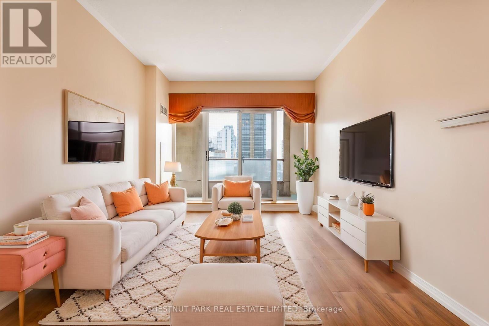 710 - 909 Bay Street, Toronto, Ontario  M5S 3G2 - Photo 6 - C12866558