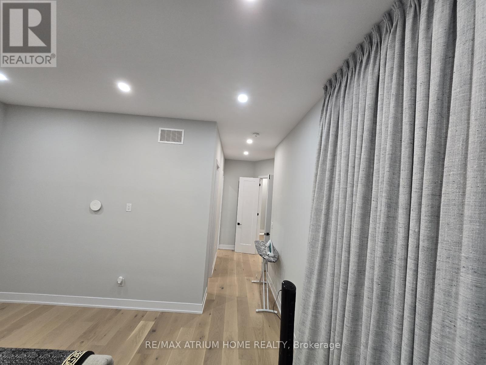 5 Norbury Crescent, Toronto, Ontario  M1P 0G3 - Photo 35 - E12860214