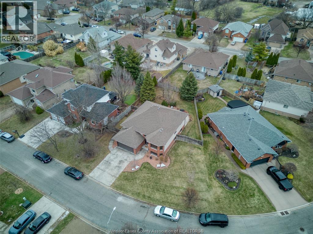 4692 Shadetree Crescent, Windsor, Ontario  N9G 2V1 - Photo 2 - 26005061