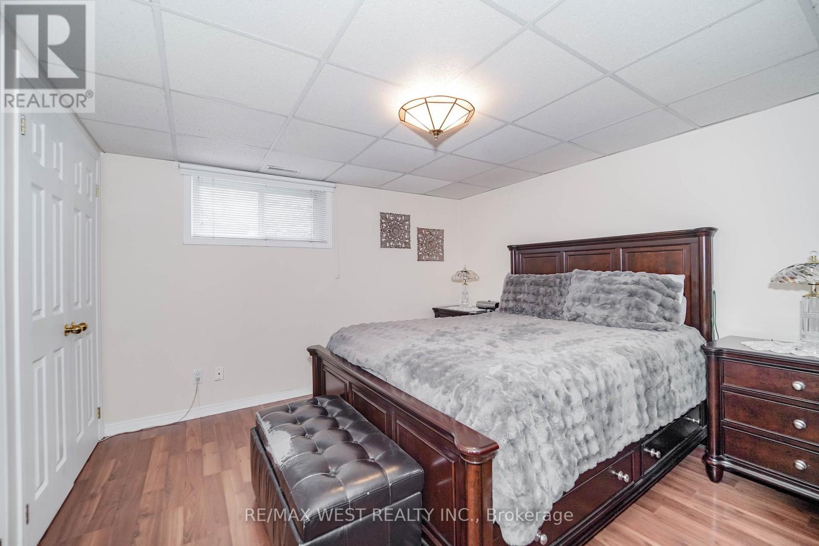 5581 Wheatland Court, Mississauga, Ontario  L5V 2E4 - Photo 9 - W12867148