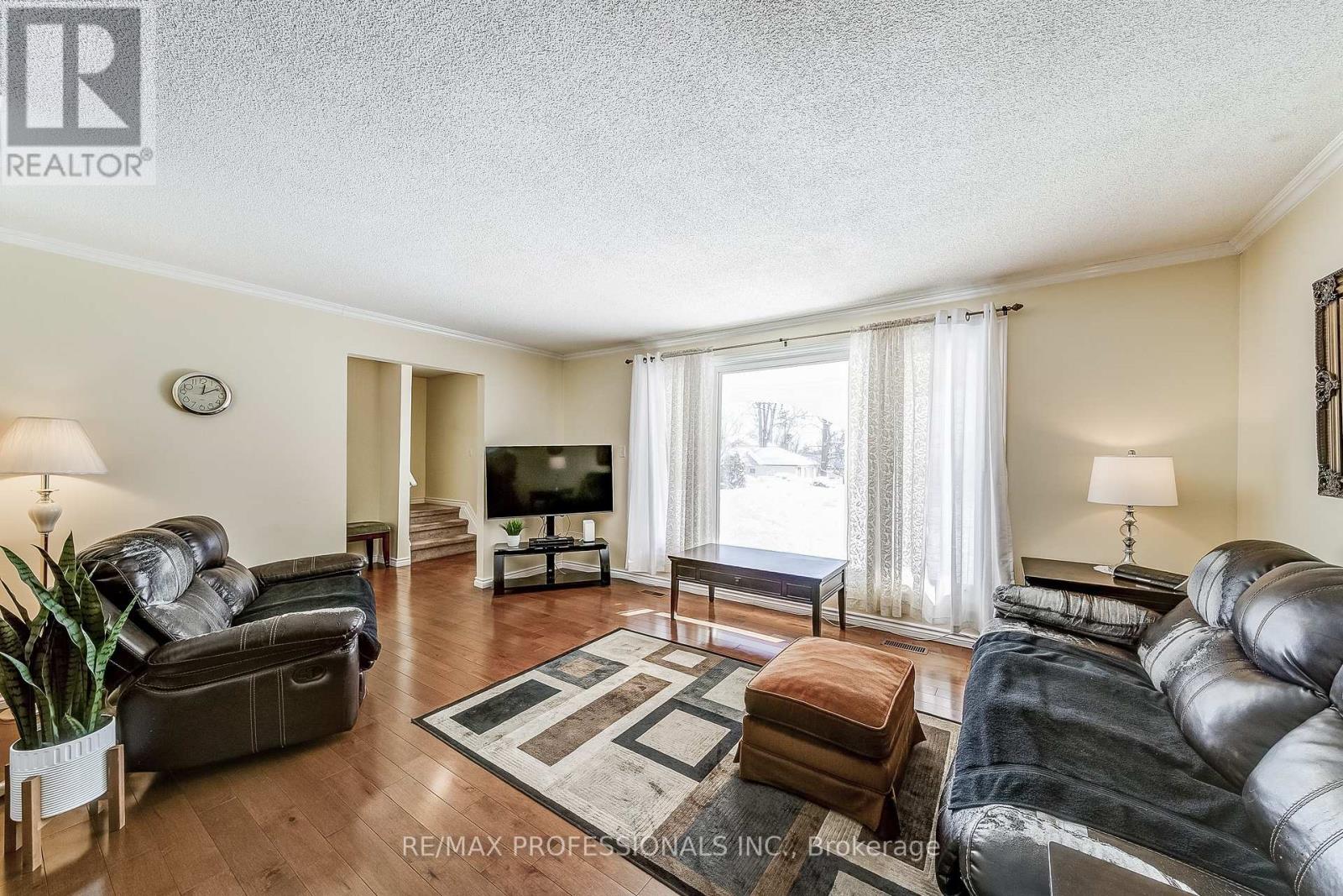 2 Agnes Street, Barrie, Ontario  L4M 2S2 - Photo 10 - S12747296