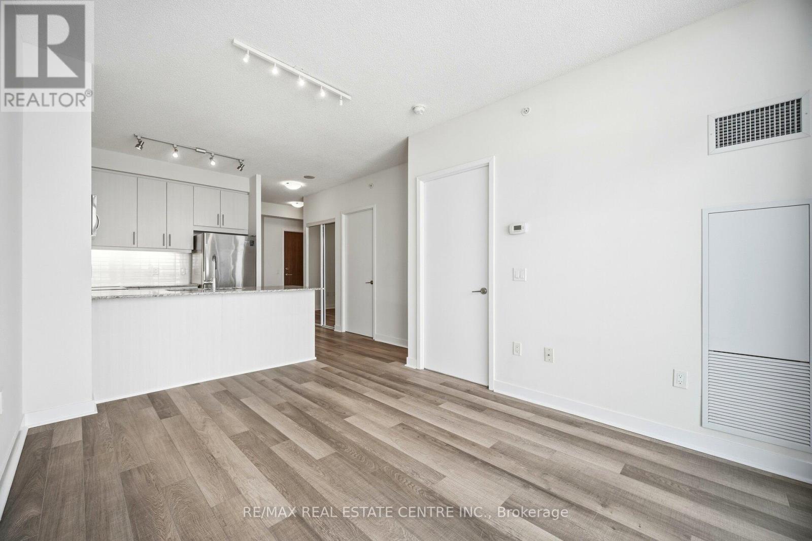 2910 - 3975 Grand Park Drive, Mississauga, Ontario  L5B 0K4 - Photo 21 - W12868166