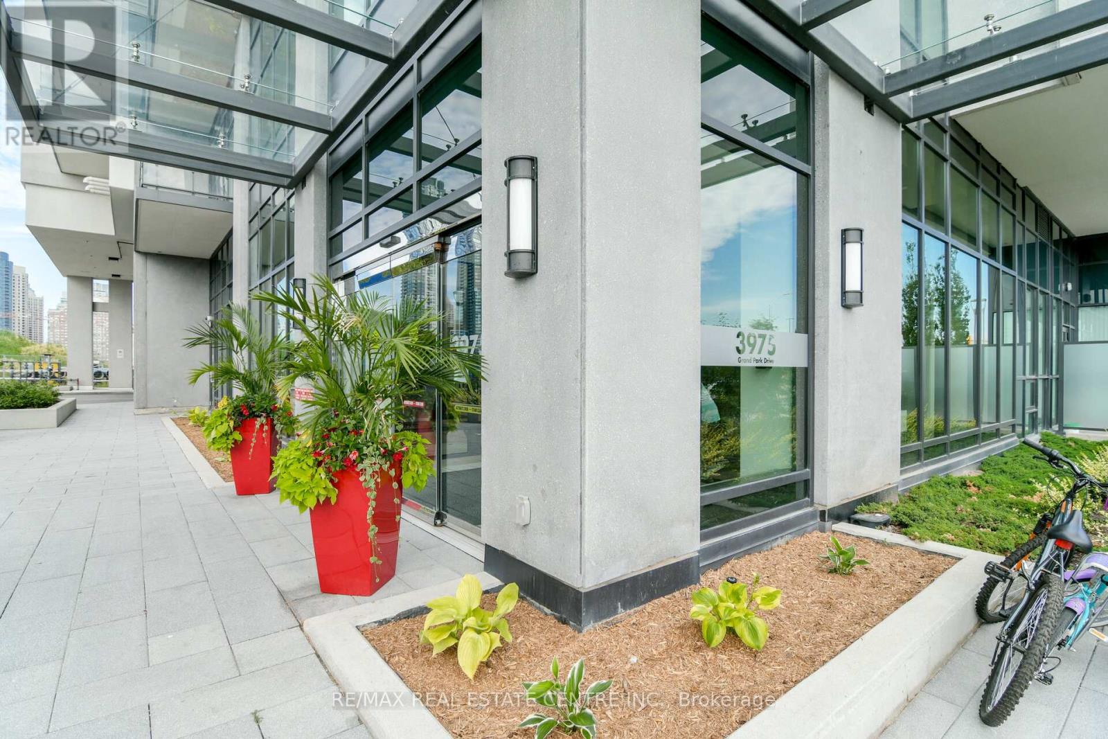 2910 - 3975 Grand Park Drive, Mississauga, Ontario  L5B 0K4 - Photo 3 - W12868166