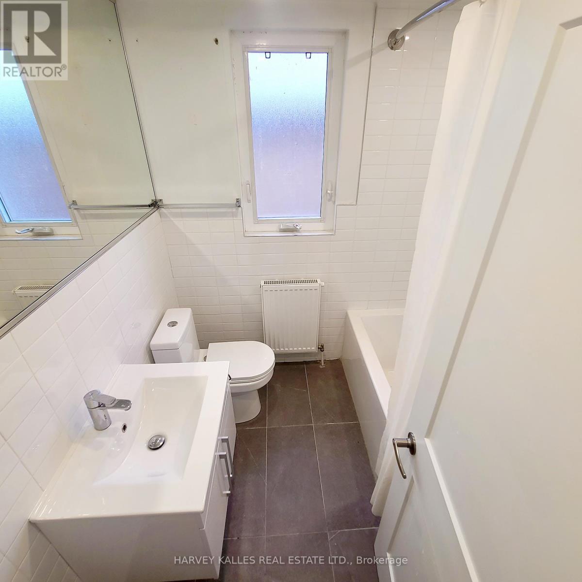 6 - 521 Browns Line, Toronto, Ontario  M8W 3V1 - Photo 2 - W12805506