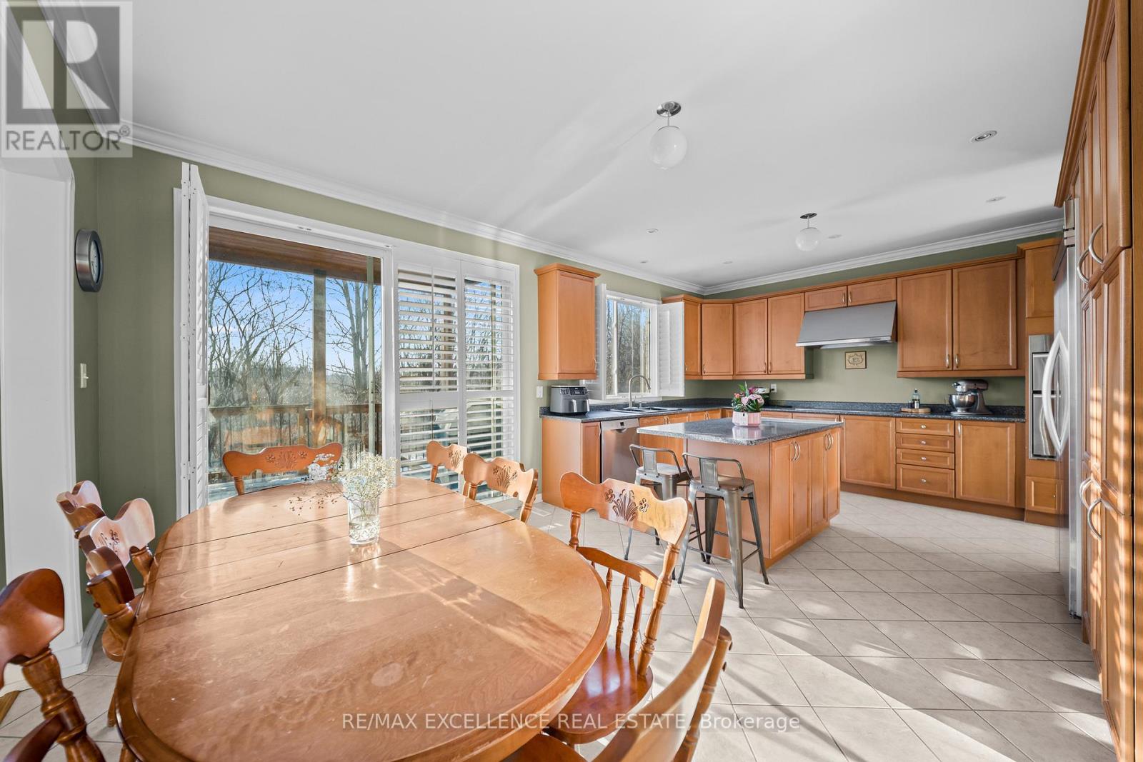 82 Bloomsbury Avenue, Brampton, Ontario  L6P 1S6 - Photo 11 - W12869574