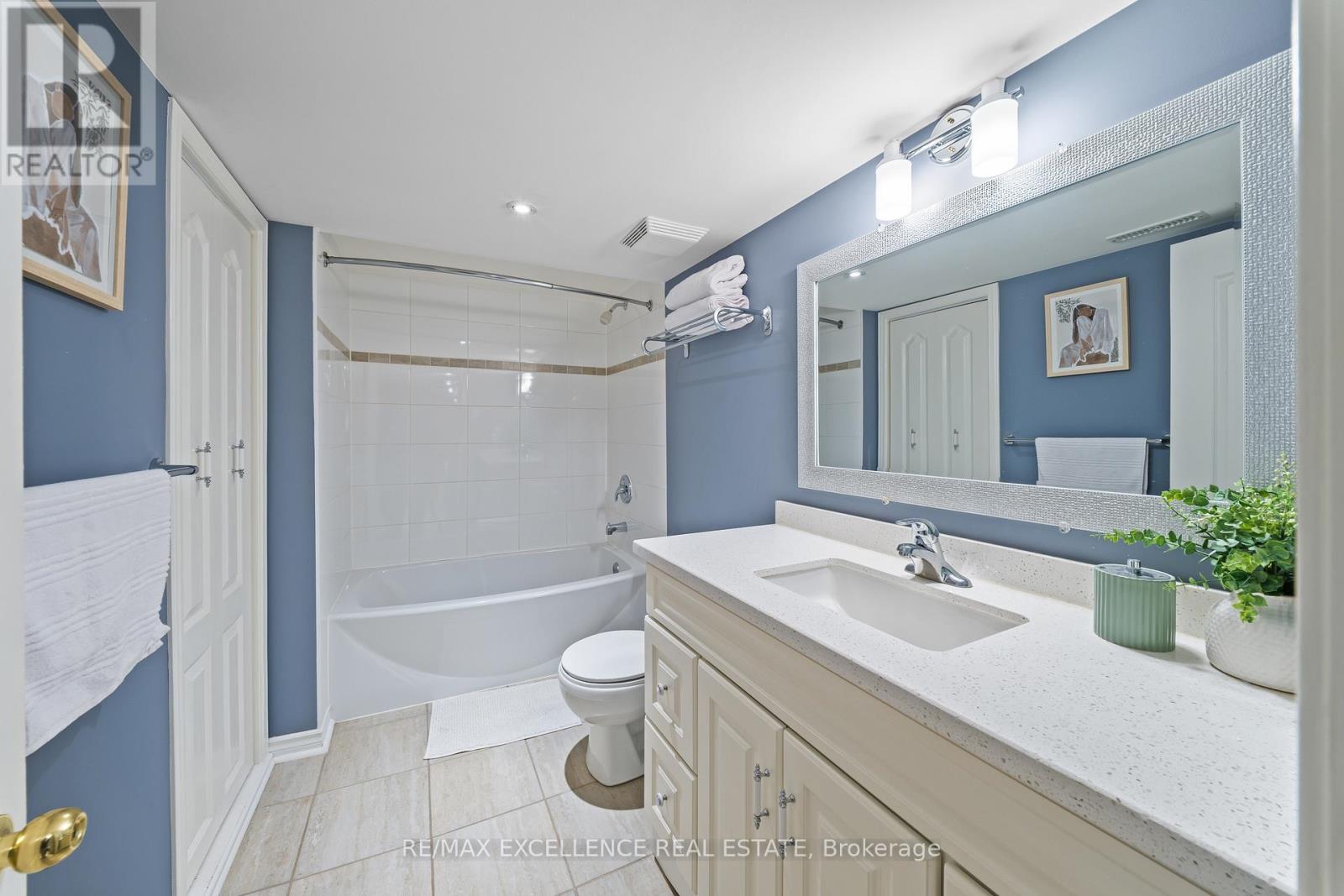 82 Bloomsbury Avenue, Brampton, Ontario  L6P 1S6 - Photo 41 - W12869574