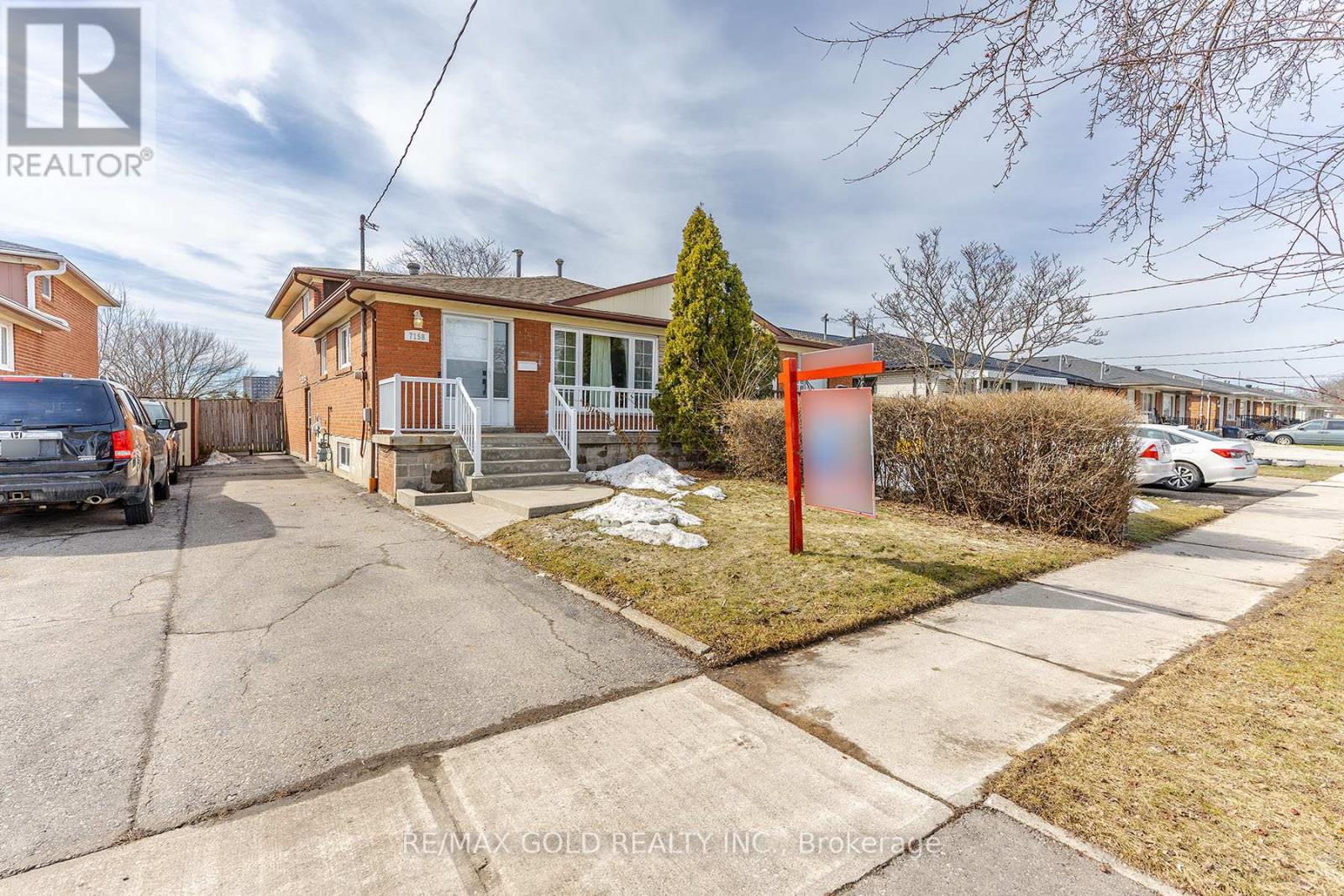 7158 HARWICK DRIVE, mississauga (malton), Ontario