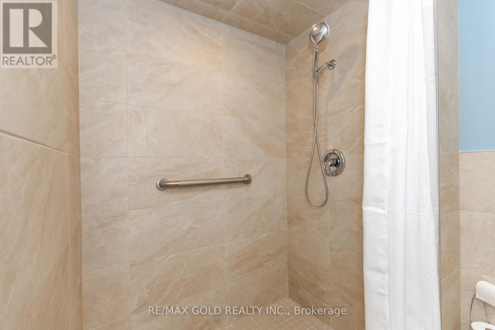 7158 Harwick Drive, Mississauga, Ontario  L4T 3A4 - Photo 36 - W12869586