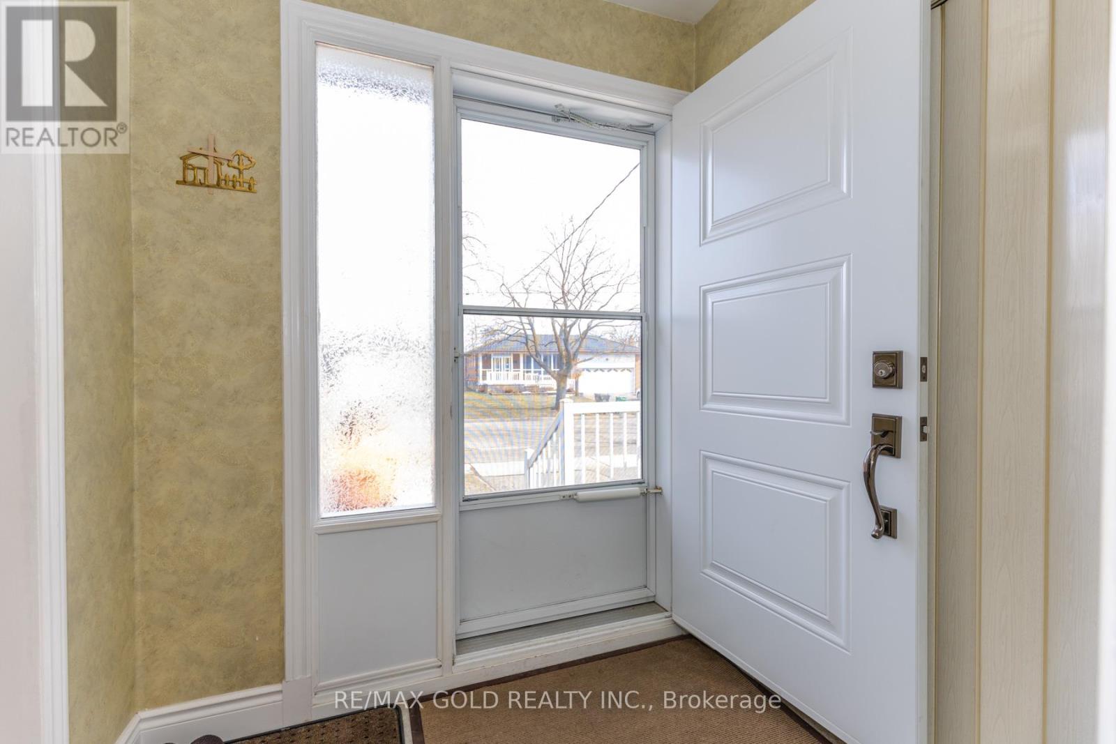 7158 Harwick Drive, Mississauga, Ontario  L4T 3A4 - Photo 6 - W12869586