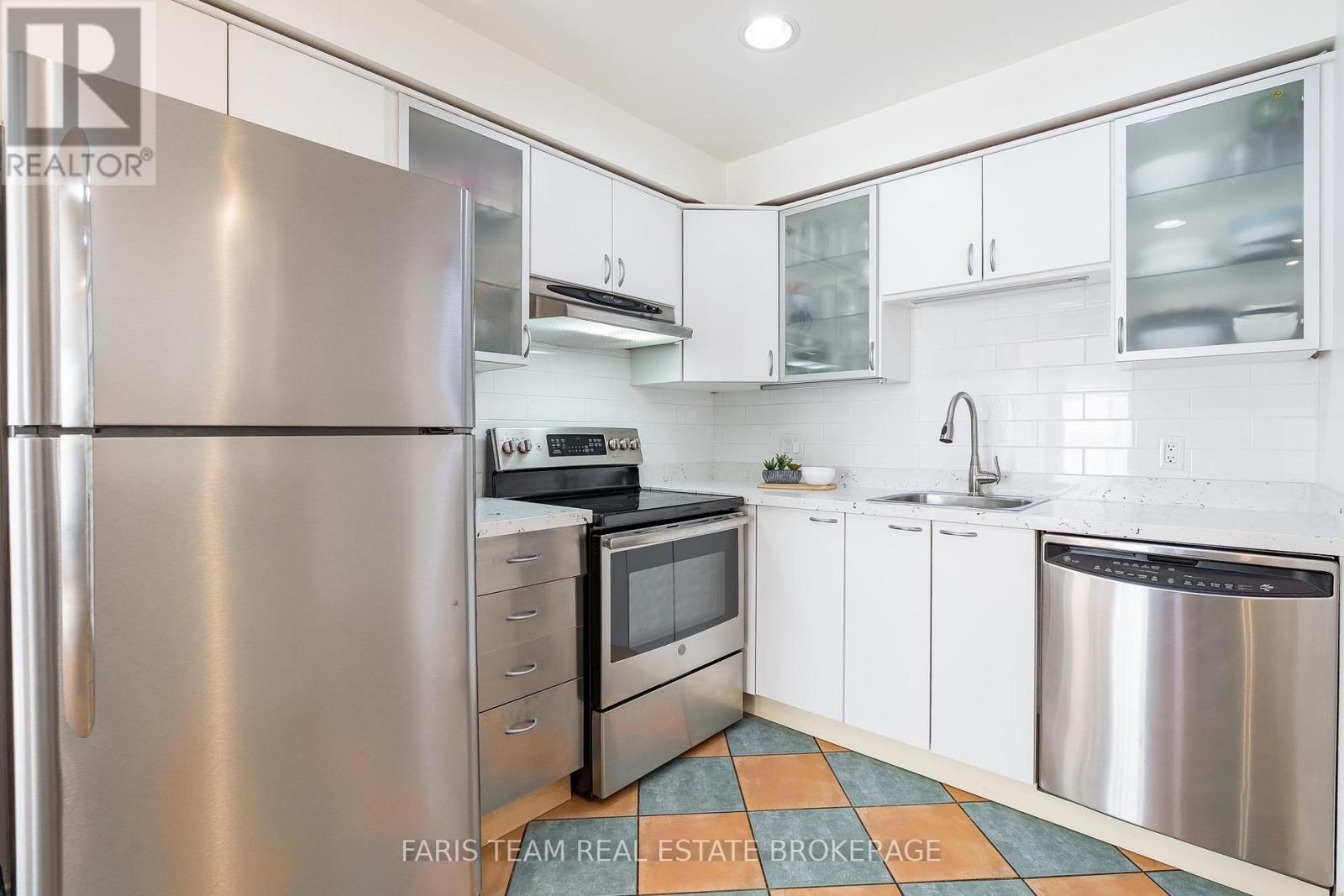 18 - 2075 Asta Drive, Mississauga, Ontario  L5A 2T5 - Photo 7 - W12869622