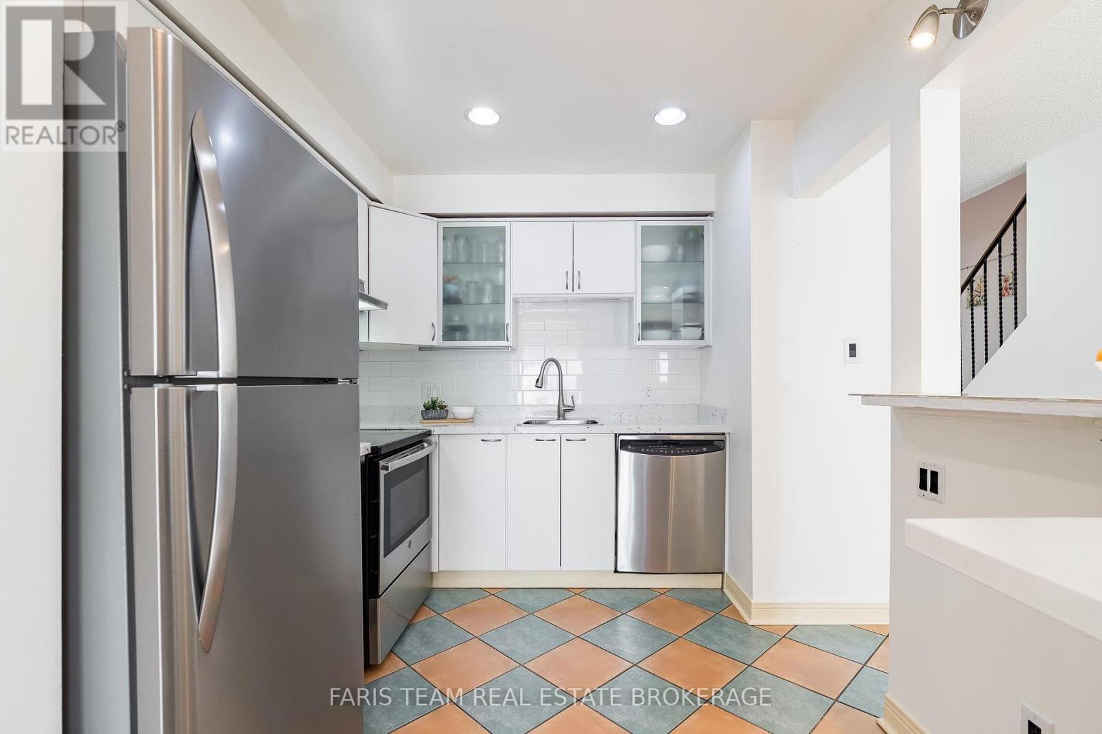 18 - 2075 Asta Drive, Mississauga, Ontario  L5A 2T5 - Photo 9 - W12869622