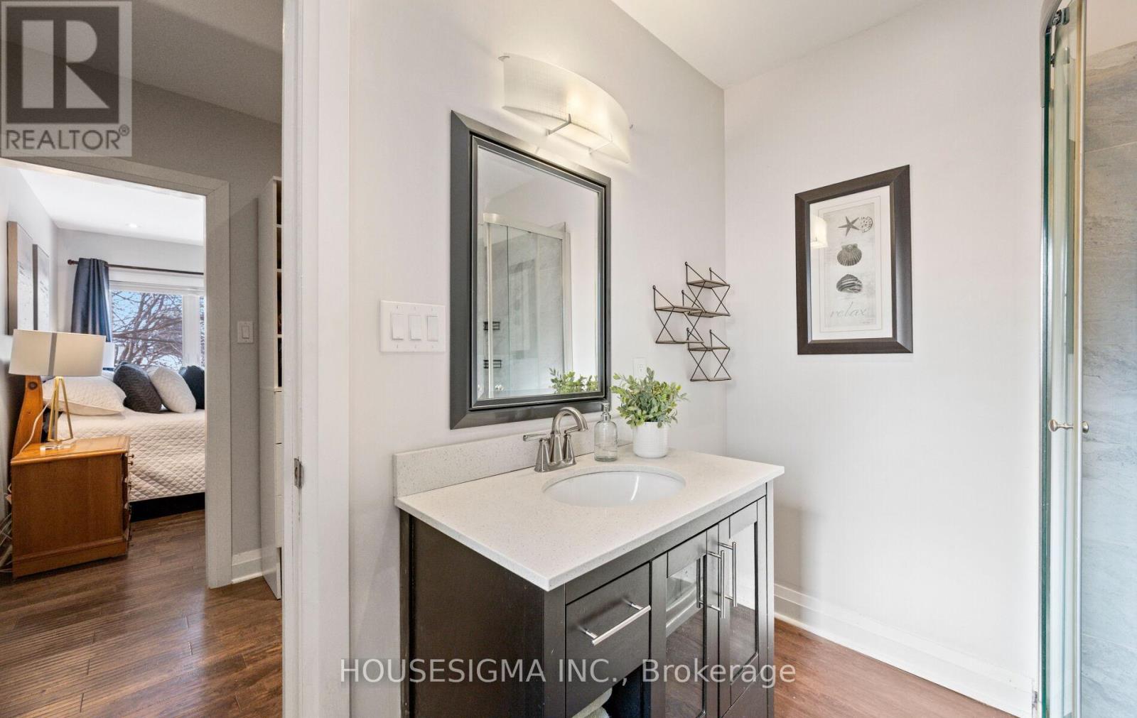 4 Parker Avenue, Toronto, Ontario  M8Z 4L5 - Photo 25 - W12869668