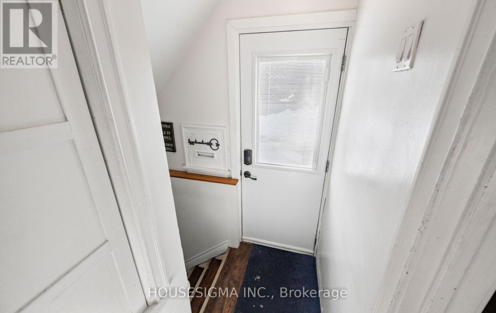 4 Parker Avenue, Toronto, Ontario  M8Z 4L5 - Photo 32 - W12869668