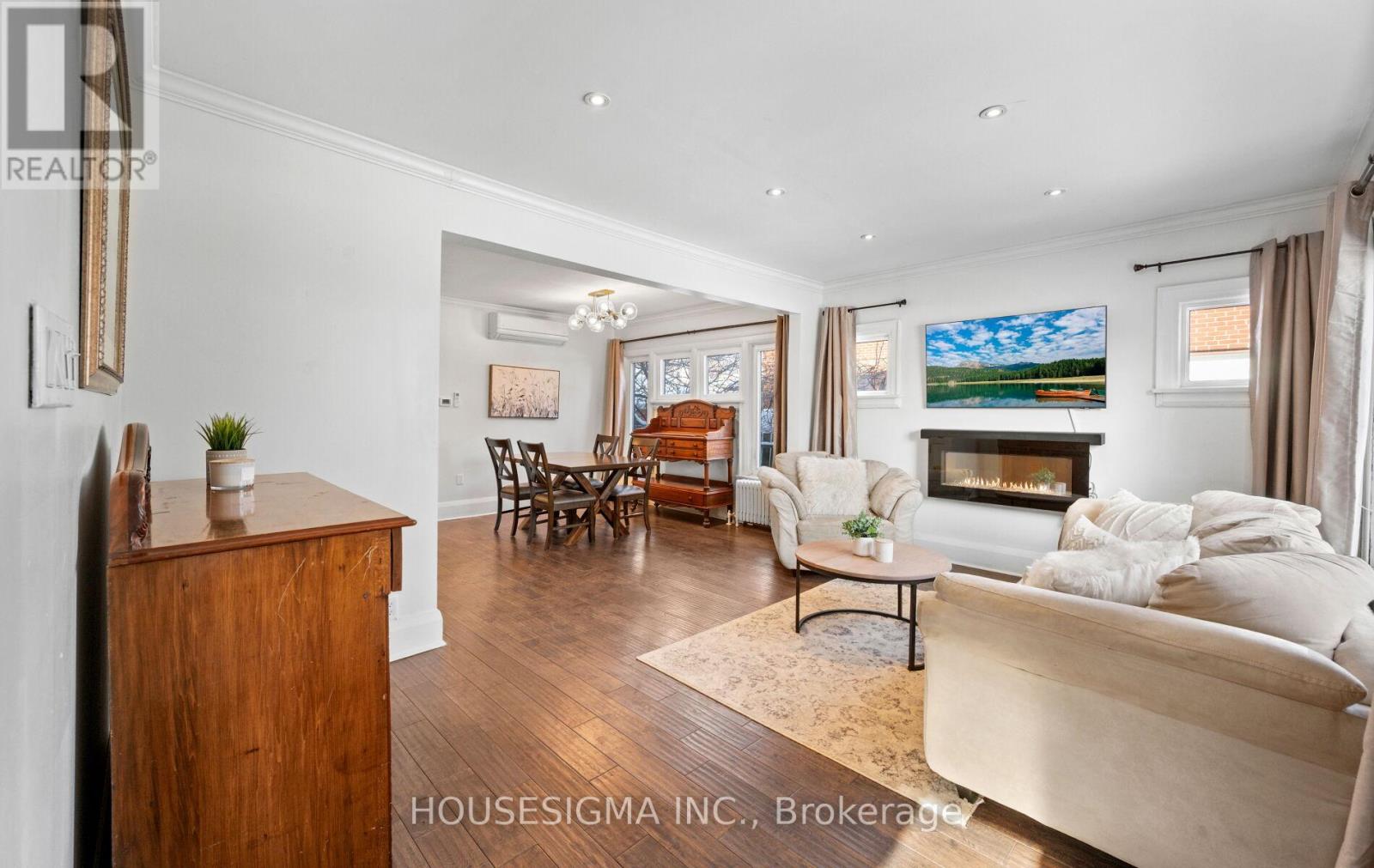 4 Parker Avenue, Toronto, Ontario  M8Z 4L5 - Photo 5 - W12869668