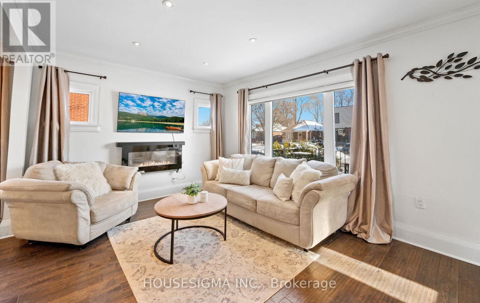 4 Parker Avenue, Toronto, Ontario  M8Z 4L5 - Photo 6 - W12869668