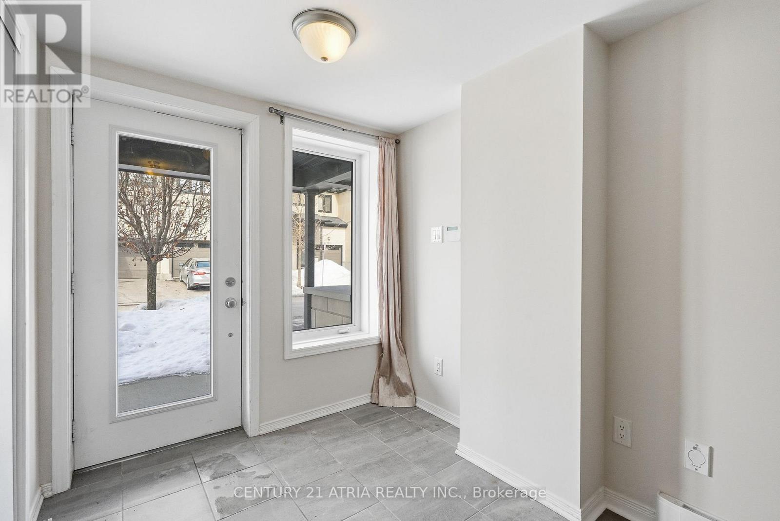 502 Radiant Private, Ottawa, Ontario  K2M 0M9 - Photo 4 - X12868420