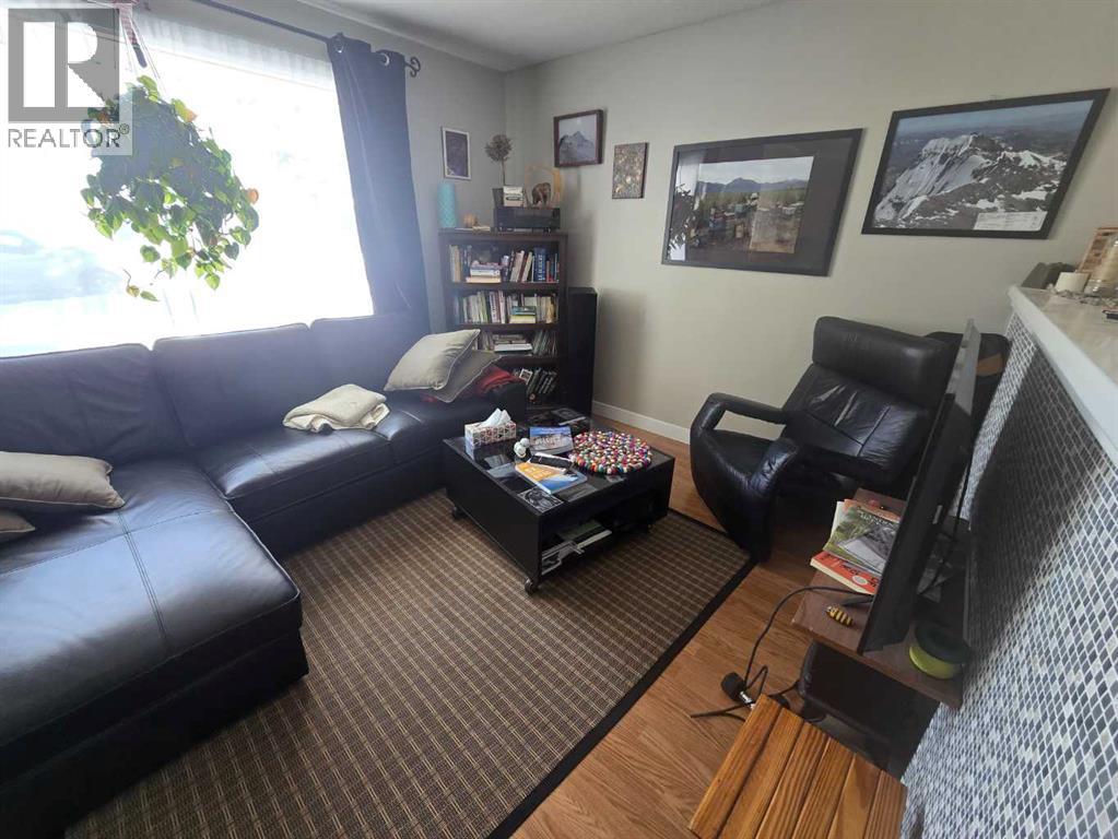 1414 14 Avenue S, Lethbridge, Alberta  T1K 0T4 - Photo 3 - A2291934