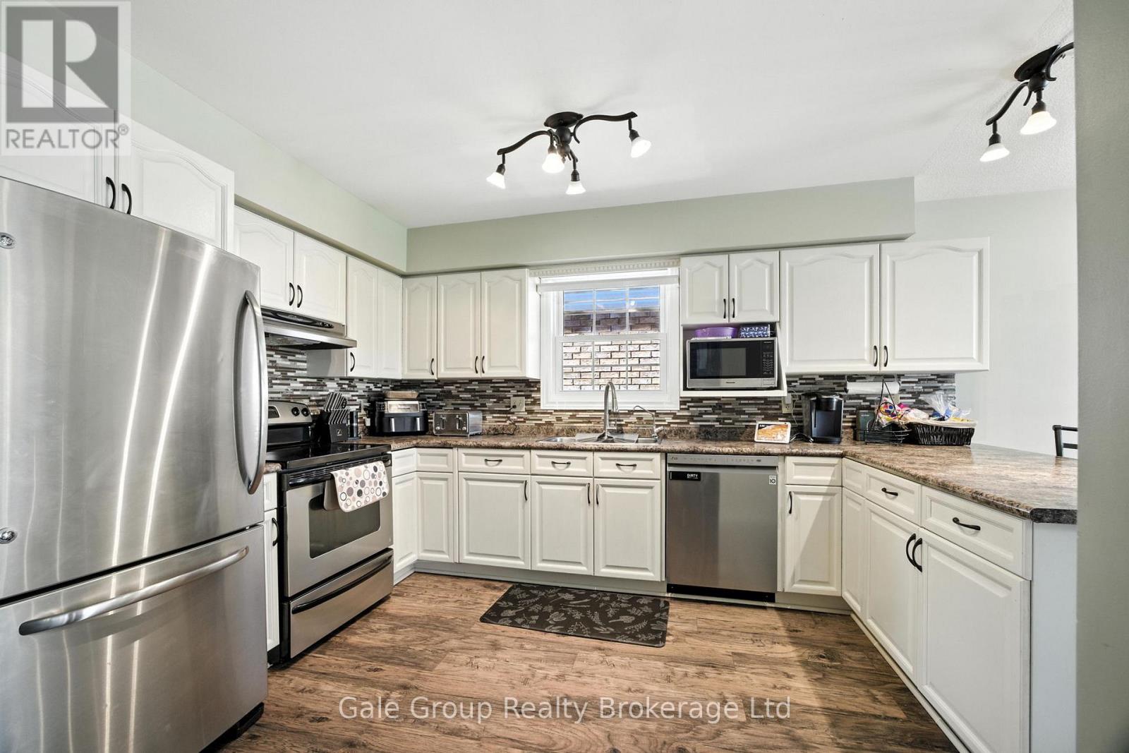 1030 Pearson Drive, Woodstock, Ontario  N4S 8V1 - Photo 7 - X12863210