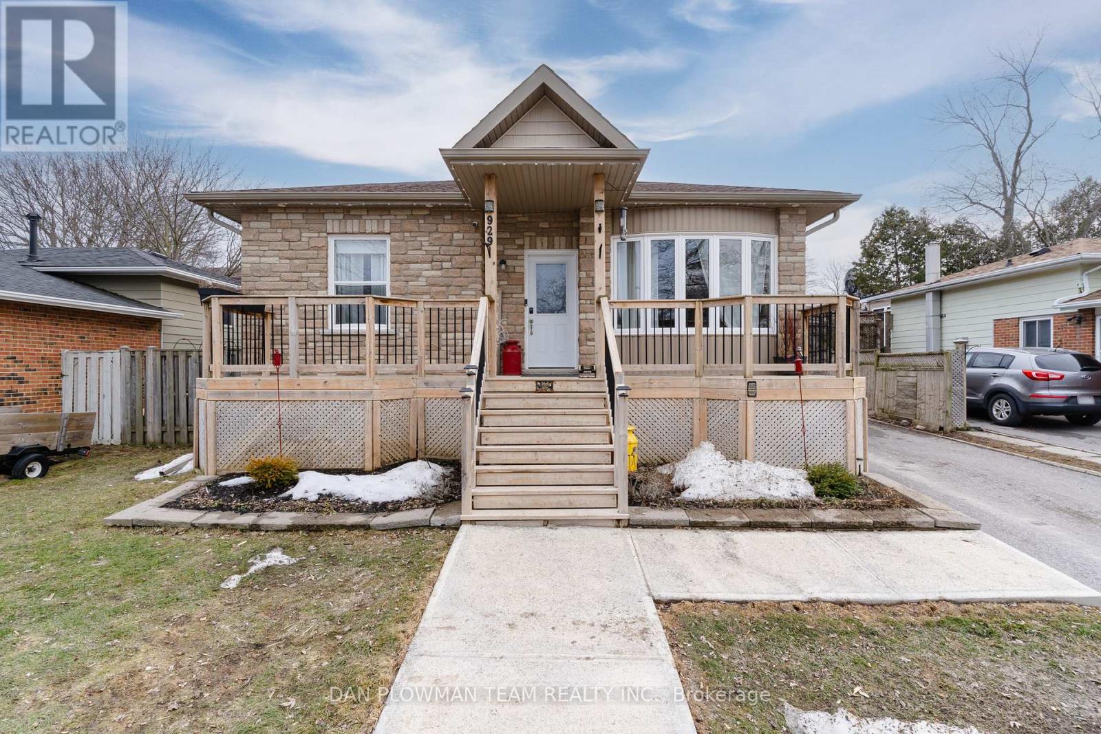 929 DUBLIN STREET, Whitby, Ontario