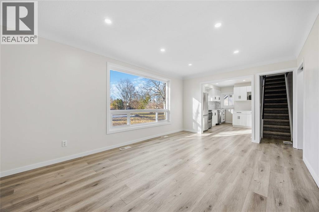 1027 Colborne Road, Sarnia, Ontario  N7V 3K6 - Photo 10 - 26005054