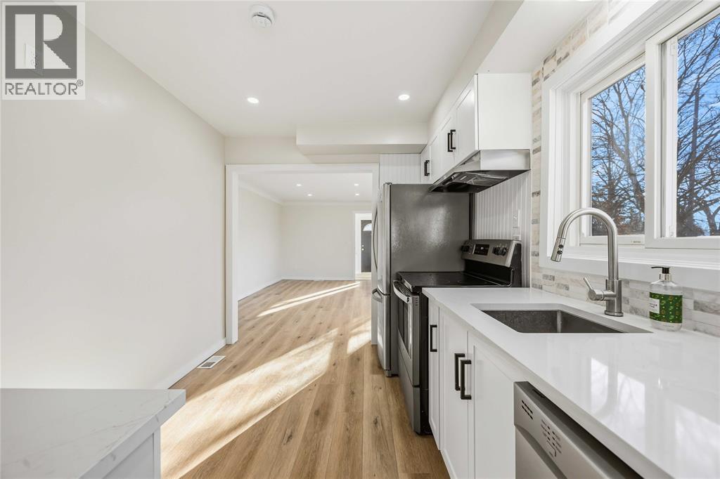 1027 Colborne Road, Sarnia, Ontario  N7V 3K6 - Photo 15 - 26005054