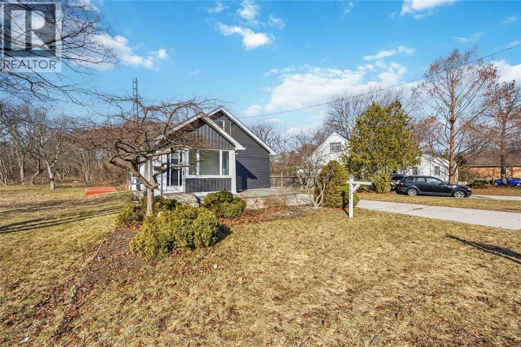 1027 Colborne Road, Sarnia, Ontario  N7V 3K6 - Photo 5 - 26005054