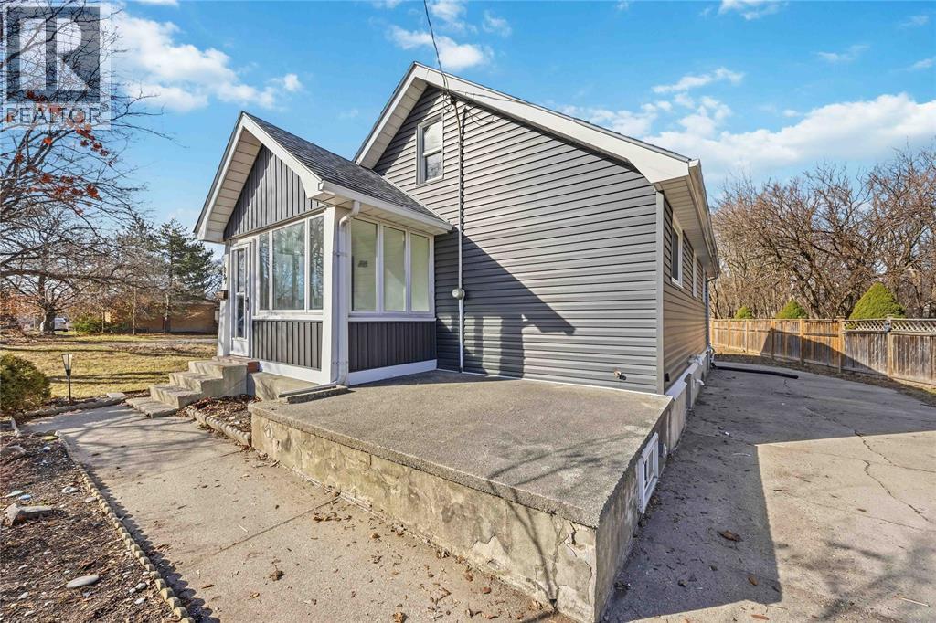 1027 Colborne Road, Sarnia, Ontario  N7V 3K6 - Photo 6 - 26005054