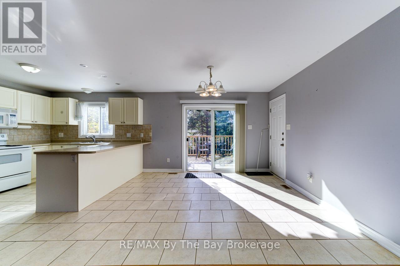 45 William Avenue, Wasaga Beach, Ontario  L9Z 2X3 - Photo 13 - S12869728