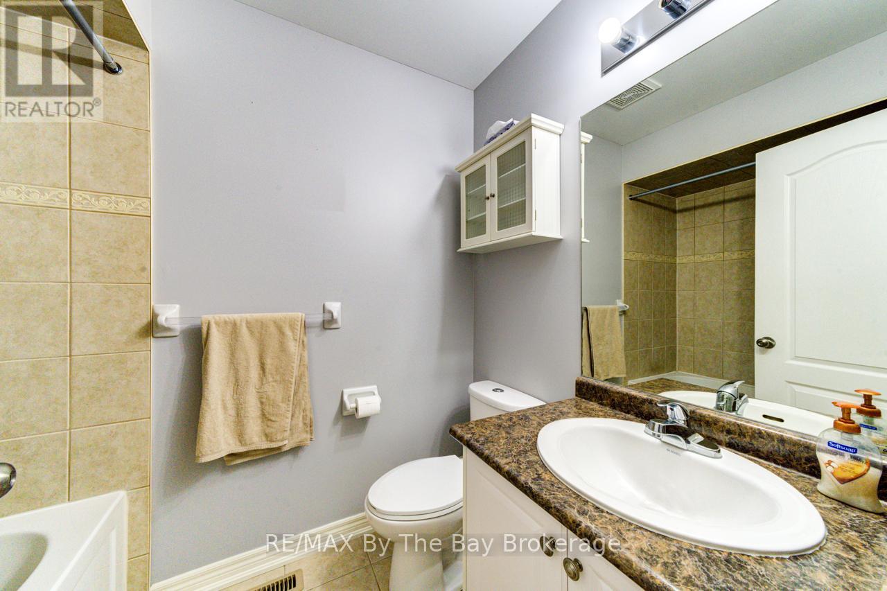 45 William Avenue, Wasaga Beach, Ontario  L9Z 2X3 - Photo 17 - S12869728