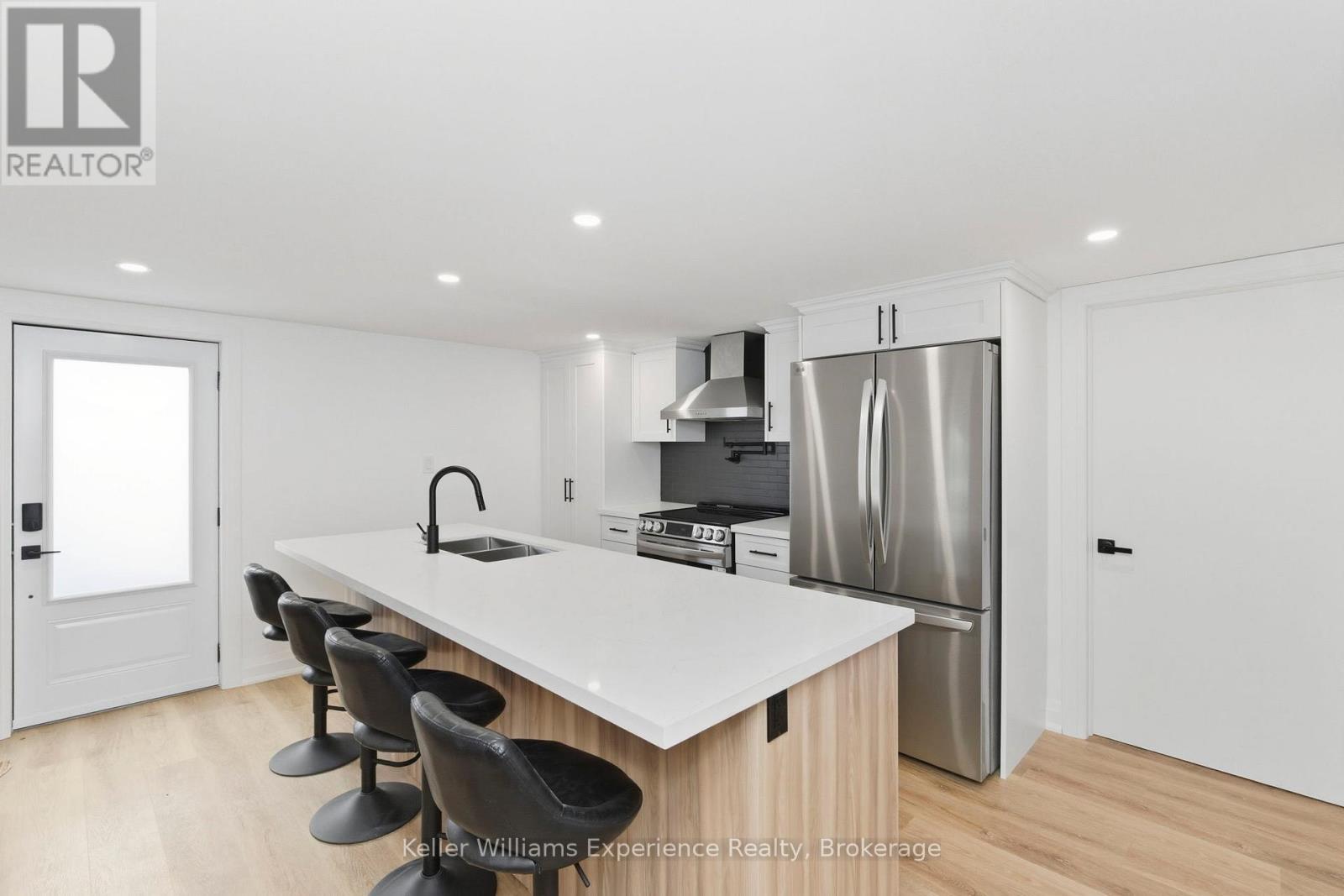 3355 Muskoka Street, Severn, Ontario  L0K 2B0 - Photo 13 - S12869782