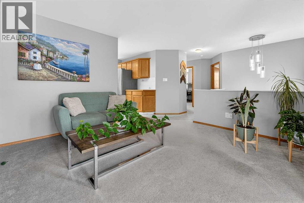 95 Stoney Crescent W, Lethbridge, Alberta  T1K 7B2 - Photo 4 - A2289473