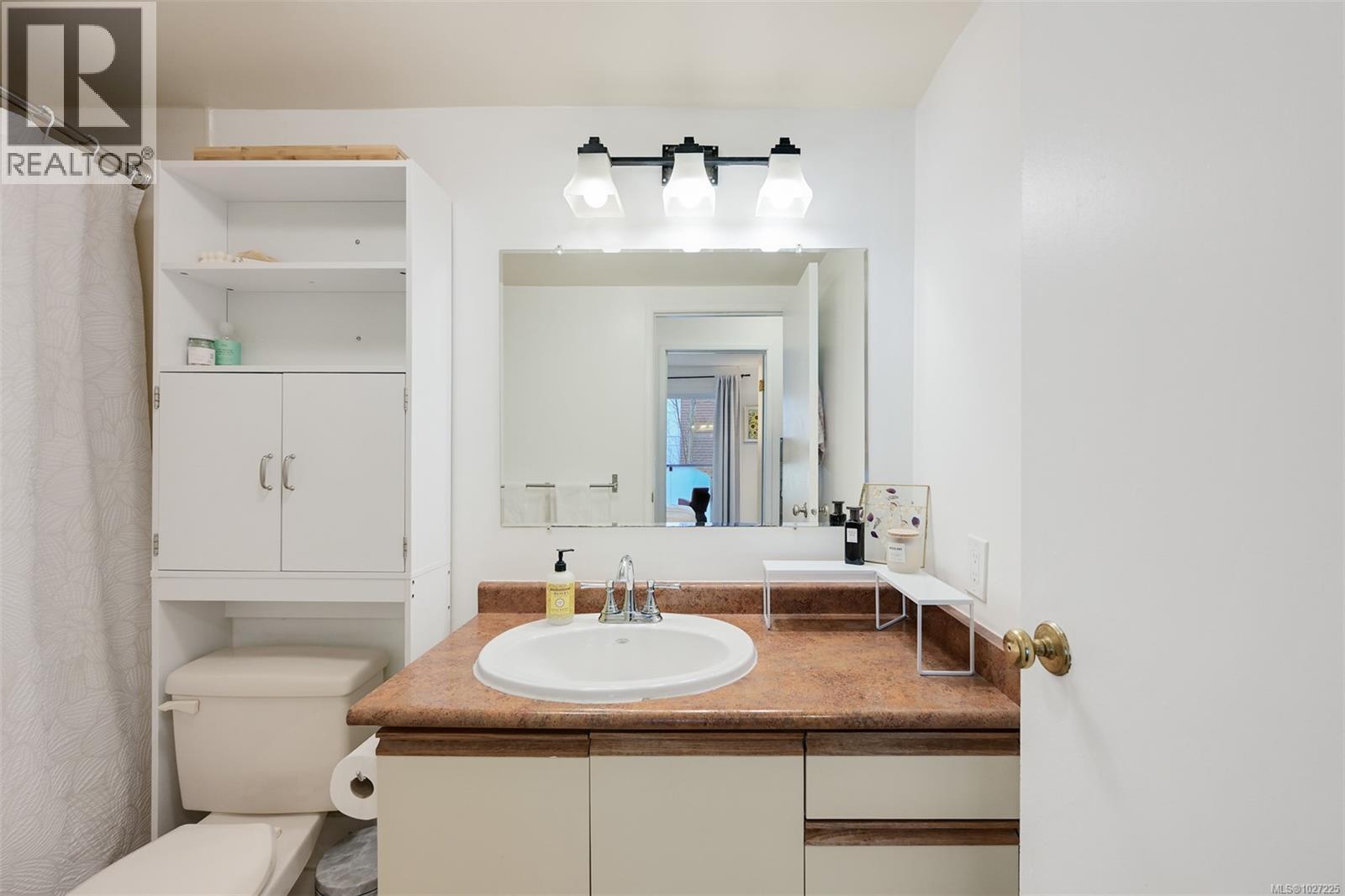 201 1619 Morrison St, Victoria, British Columbia  V8R 6R8 - Photo 24 - 1027225