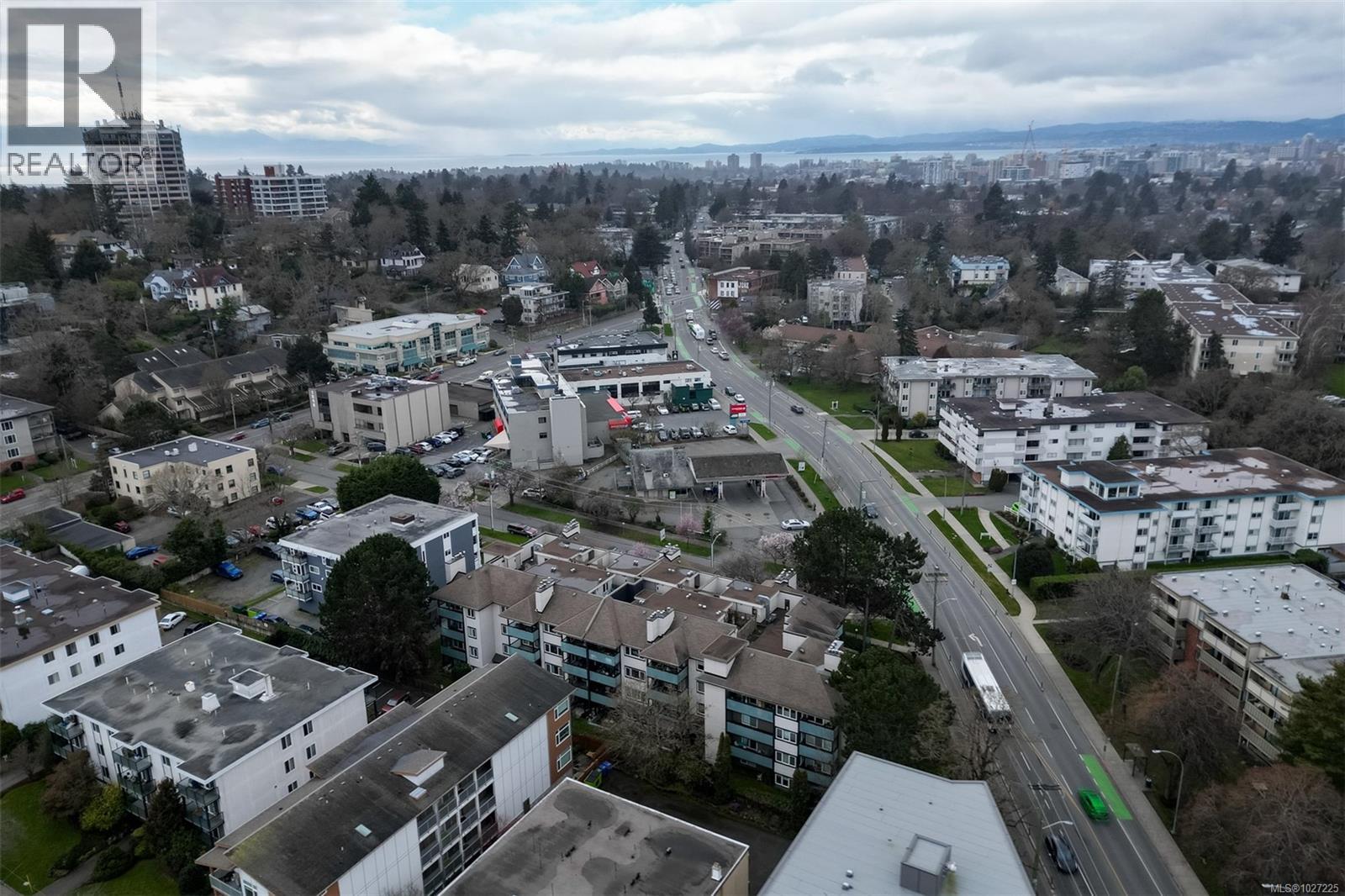 201 1619 Morrison St, Victoria, British Columbia  V8R 6R8 - Photo 28 - 1027225