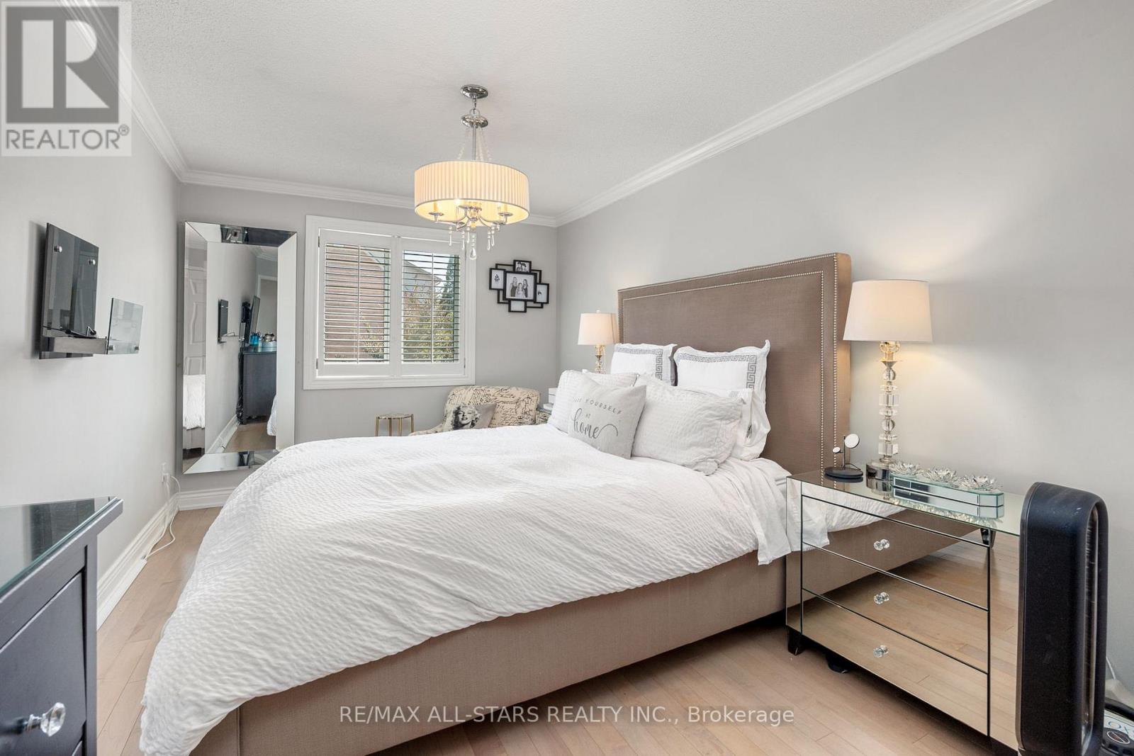 10 Sufi Crescent, Toronto (Victoria Village), Ontario  M4A 2X3 - Photo 22 - C12869738