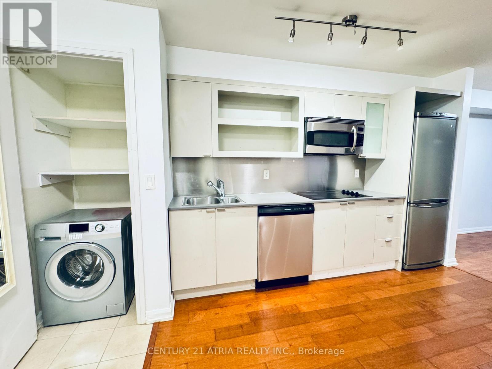 208 - 111 Elizabeth Street, Toronto (Bay Street Corridor), Ontario  M5G 1P7 - Photo 12 - C12869844