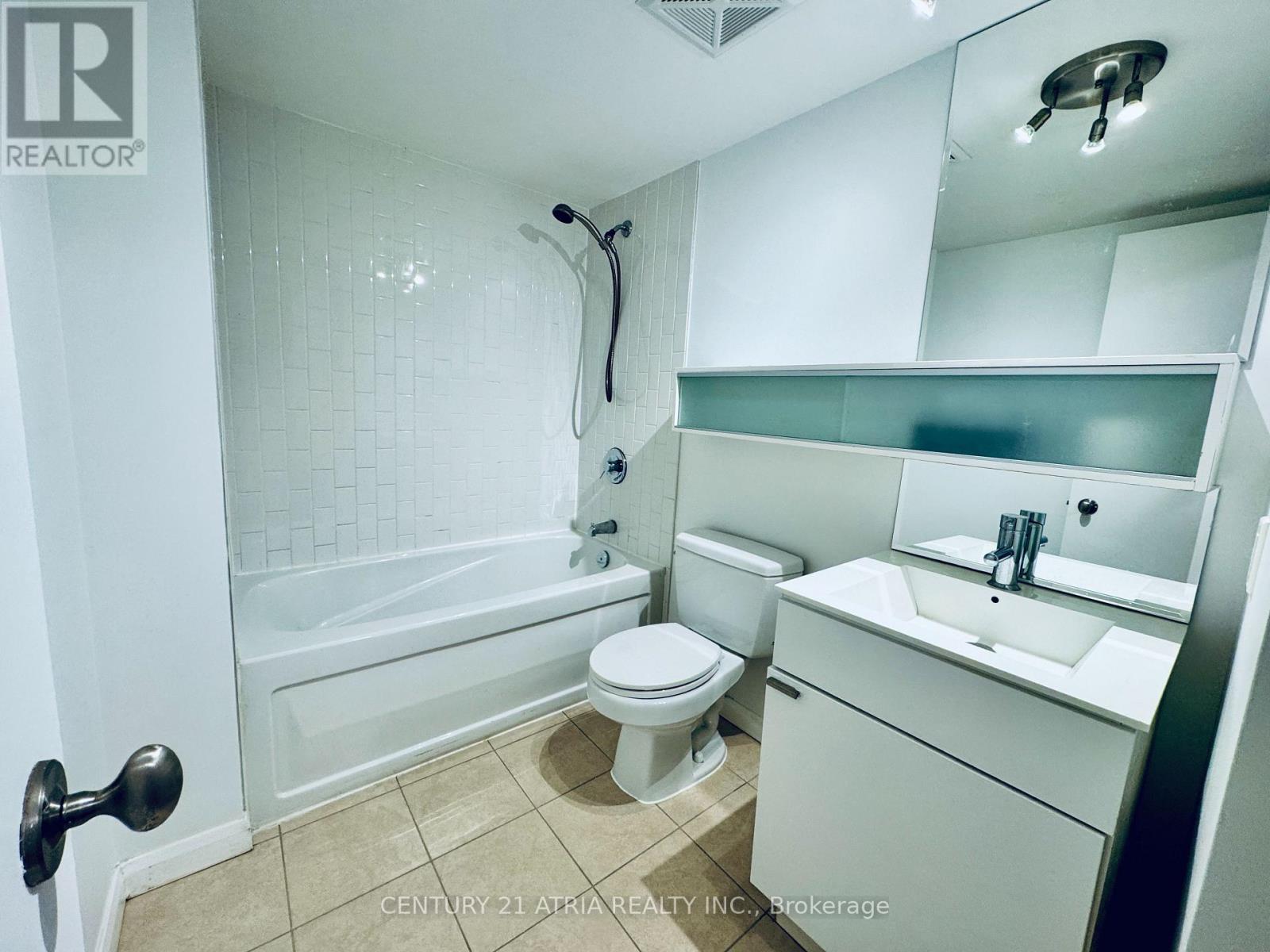 208 - 111 Elizabeth Street, Toronto (Bay Street Corridor), Ontario  M5G 1P7 - Photo 14 - C12869844