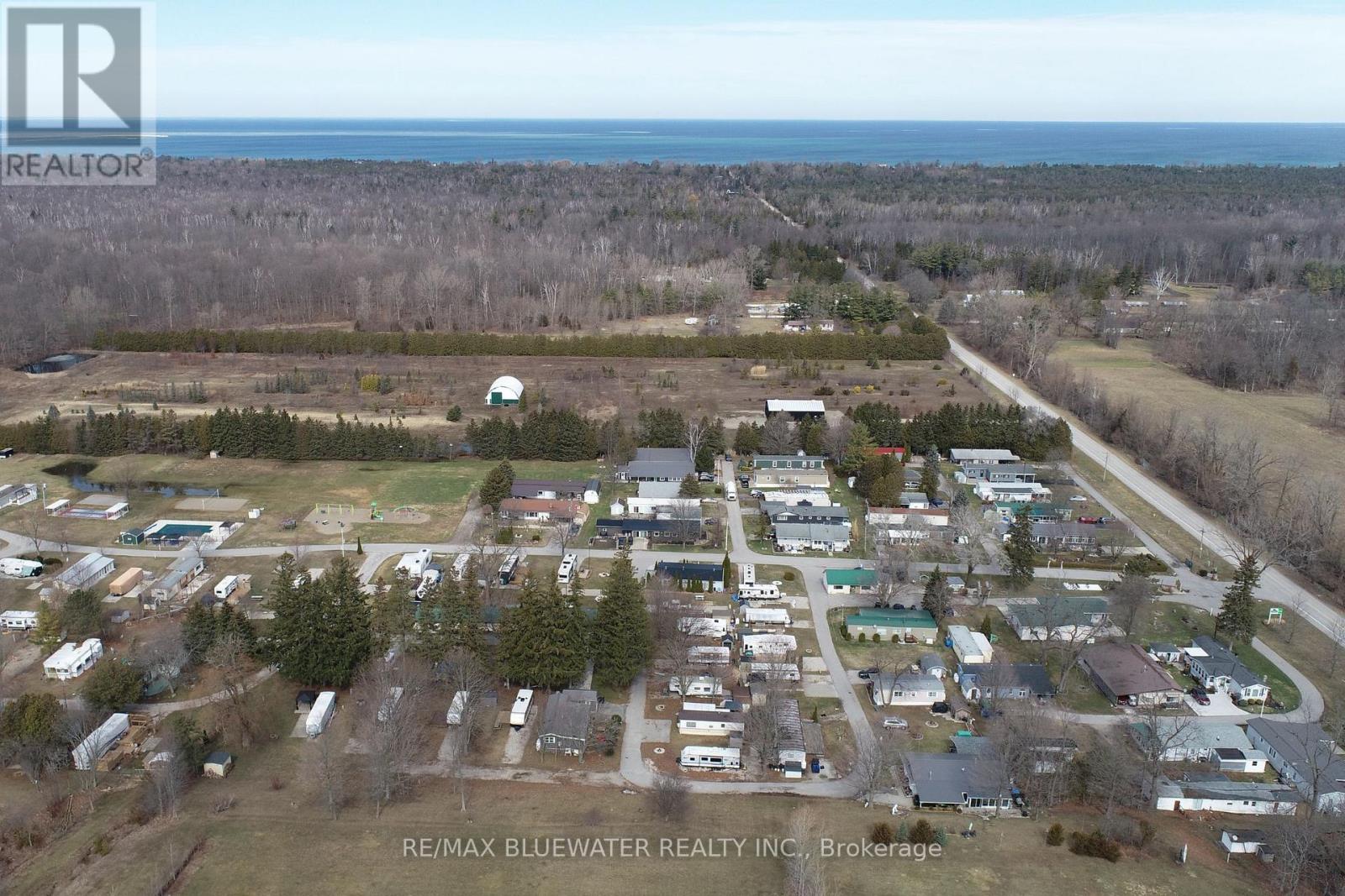 48 - 9385 Ipperwash Road, Lambton Shores, Ontario  N0N 1J3 - Photo 4 - X12869756